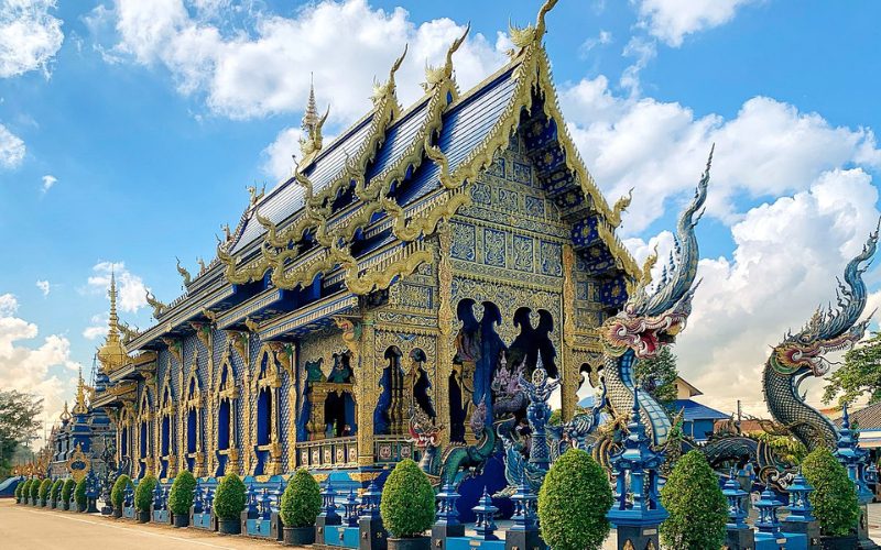 Wat Rong Suea Ten (Temple bleu)